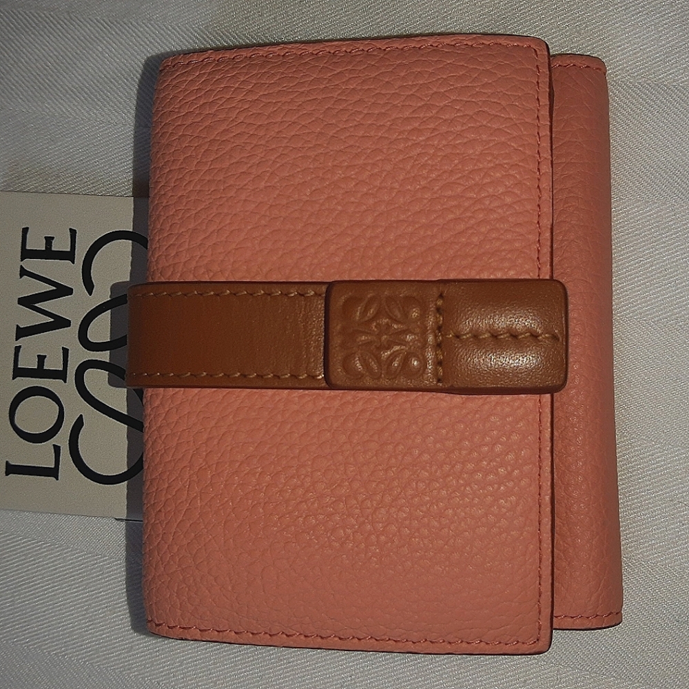 Brand new Loewe small vertical wallet - Picture 2 of 5